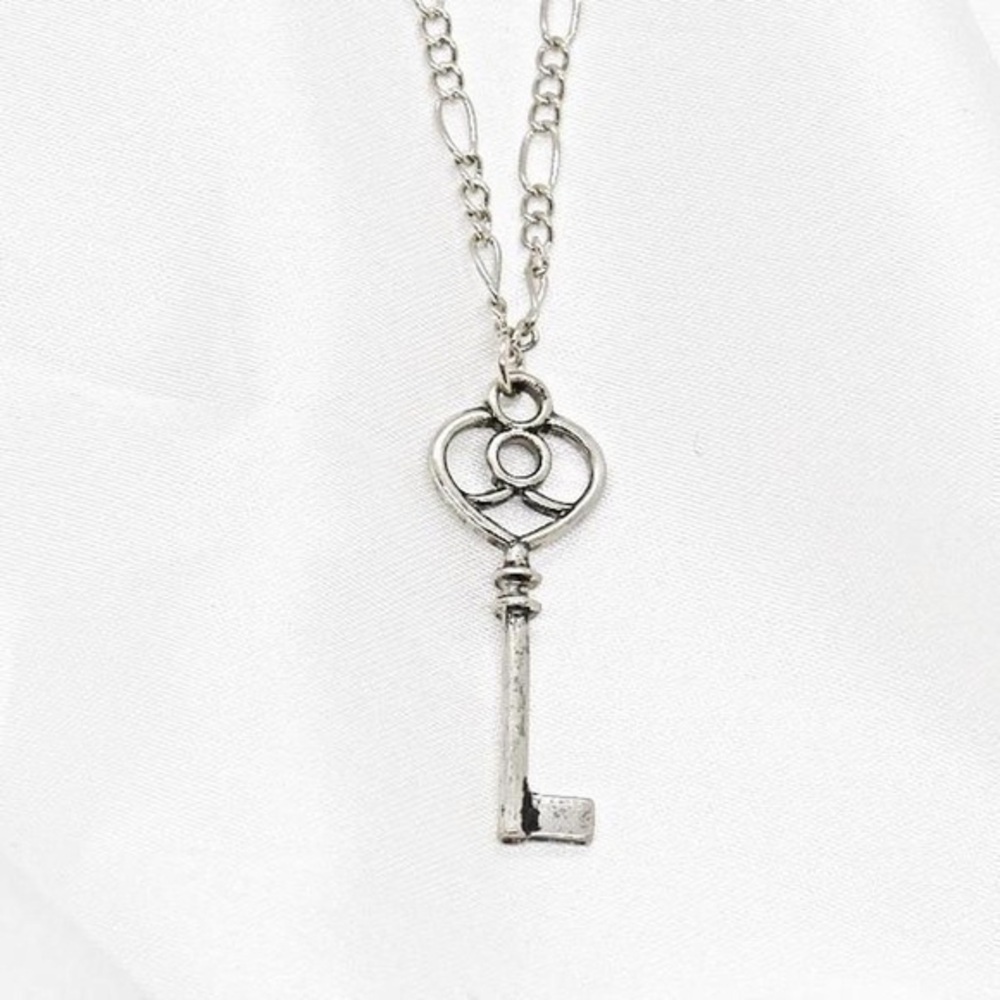 Regal Gothic Key Necklace